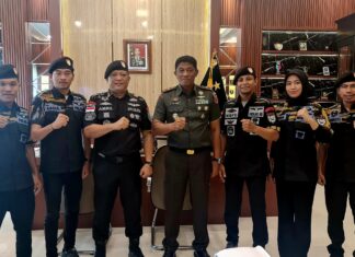 Distribusi Air Bersih Kepada Masyarakat, Danrem 143 Haluoleo Apresiasi Gerakan Pekat IB