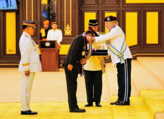 Kapolri Raih Gelar Panglima Gagah Pasukan Polis Dari Kerajaan Malaysia